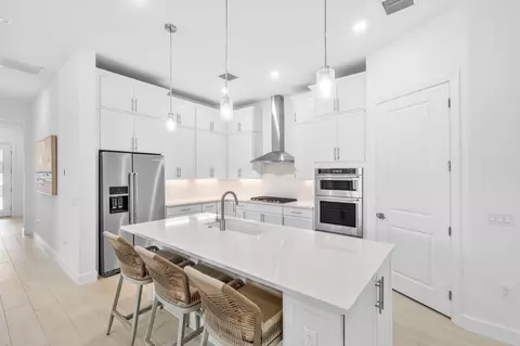 9303 Cape Honey Bee Ln, Lake Worth, FL 33467