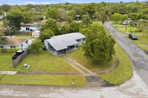 2421 SW 16th St, Fort Lauderdale, FL 33312