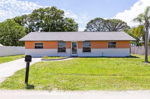 734 SE Arton Ln, Port Saint Lucie, FL 34983