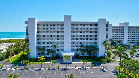 5061 N Highway A1a #905, Hutchinson Island, FL 34949