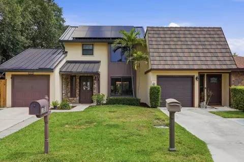 1001 Raintree Ln, Palm Beach Gardens, FL 33410