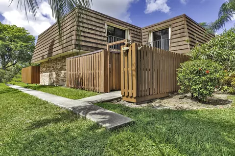 3885 Louis Dr #1203, Lake Worth, FL 33461