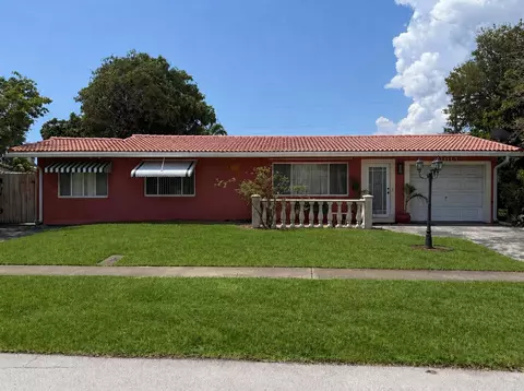 1014 SE 4th Ct, Deerfield Beach, FL 33441