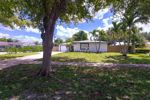 5756 Orchard Way, West Palm Beach, FL 33417