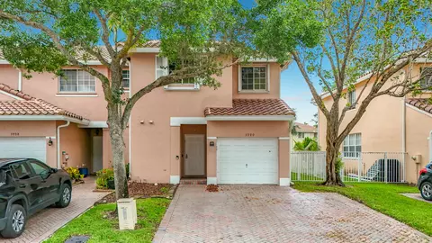 3990 NW 92nd Ave, Sunrise, FL 33351