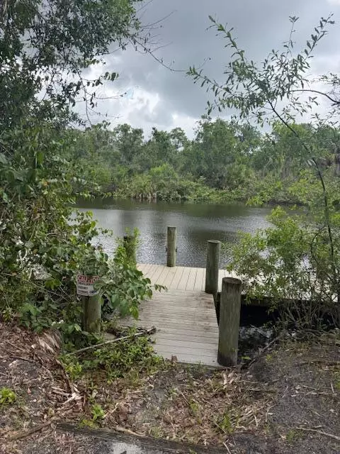 View/Area - 638 SW Glen Crest Way, Stuart, FL 34997 photo 1 of 3
