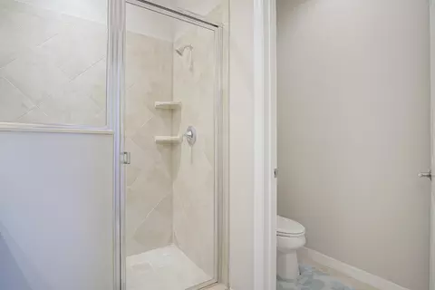 Bath - 638 SW Glen Crest Way, Stuart, FL 34997 photo 3 of 4