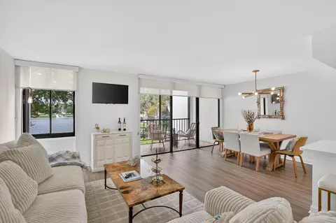 3310 Bridgewood Dr, Boca Raton, FL 33434