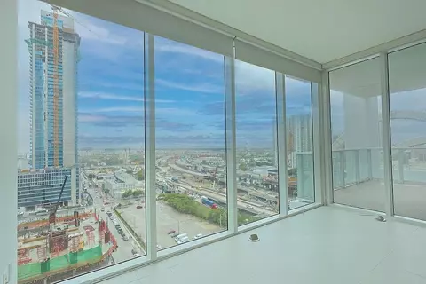 1040 Biscayne Blvd #1406, Miami, FL 33132