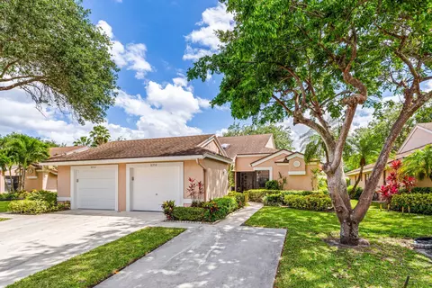 8356 Sunmeadow Ln, Boca Raton, FL 33496