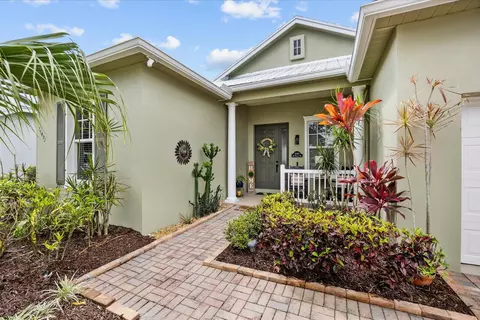 10491 SW Katrina Way, Port Saint Lucie, FL 34987