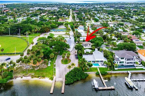 2101 N Palm Cir, North Palm Beach, FL 33408