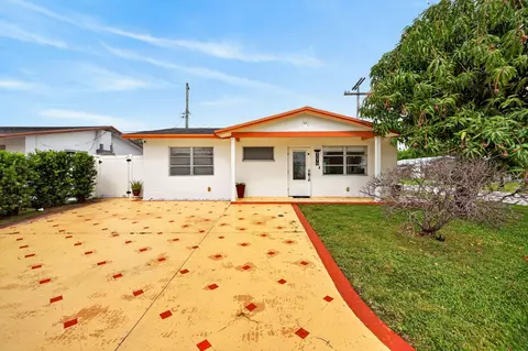 4579 NW 17th Ter, Tamarac, FL 33309