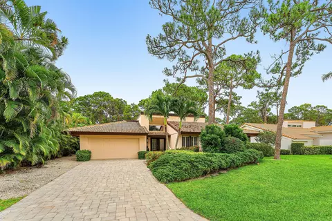 643 W Lakewoode Cir, Delray Beach, FL 33445
