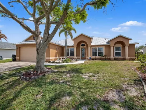 2674 SE Creston Ln, Port Saint Lucie, FL 34952