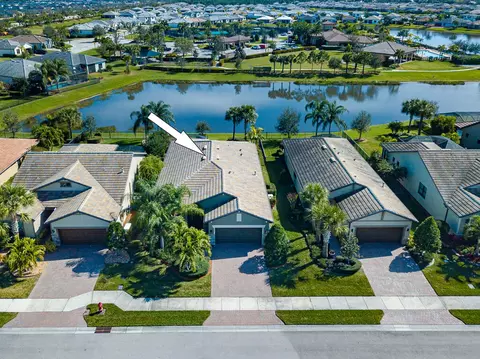 221 SE Longview Dr, Port Saint Lucie, FL 34984