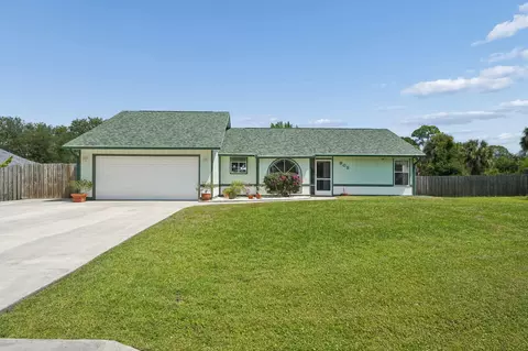 902 Egret Ave, Fort Pierce, FL 34982