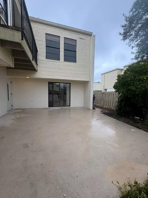 11976 Shakerwood Ln, Wellington, FL 33414