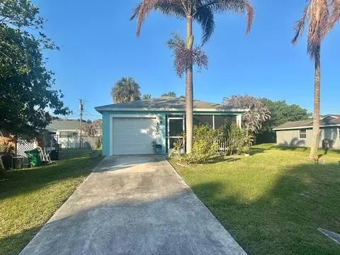 5010 Birch Dr, Fort Pierce, FL 34982