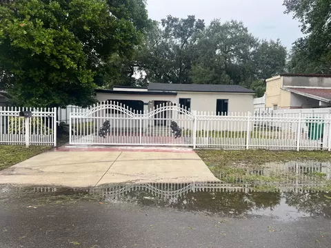 413 NE 162nd St, Miami, FL 33162