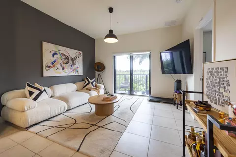 7925 NW 104th Ave #24, Doral, FL 33178