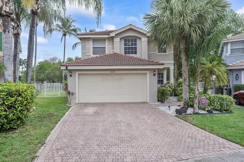 5120 Crescent Moon Dr, Greenacres, FL 33463