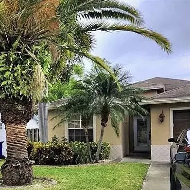 2241 NW 3rd St, Pompano Beach, FL 33069