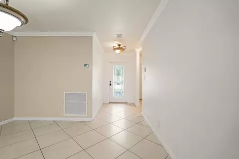 2241 NW 3rd St, Pompano Beach, FL 33069