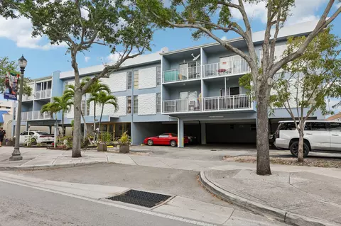 1735 NE 164th St #E104, North Miami Beach, FL 33162