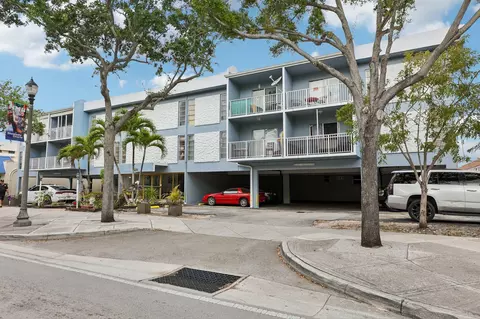 1735 NE 164th St #E104, North Miami Beach, FL 33162