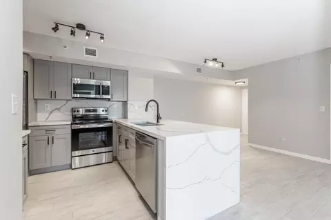 2600 S University Dr #208, Davie, FL 33328