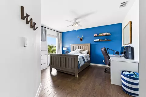 Bedroom - 573 Cocoplum Dr E, Jupiter, FL 33458 photo 6 of 8