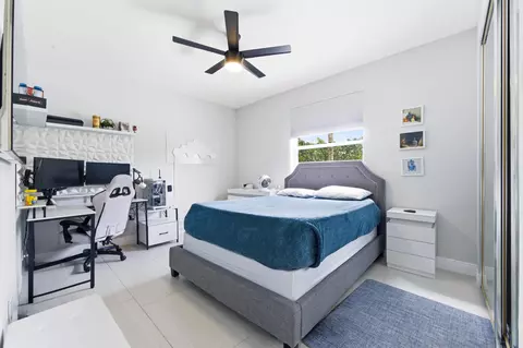 Bedroom - 573 Cocoplum Dr E, Jupiter, FL 33458 photo 3 of 8
