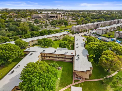 752 Lori Dr #219, Palm Springs, FL 33461