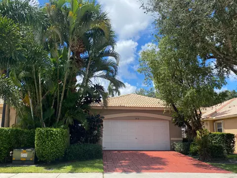 9531 Crescent View Dr N, Boynton Beach, FL 33437
