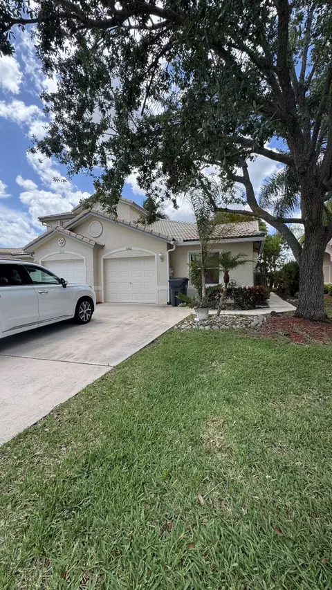10666 Pelican Dr, Wellington, FL 33414