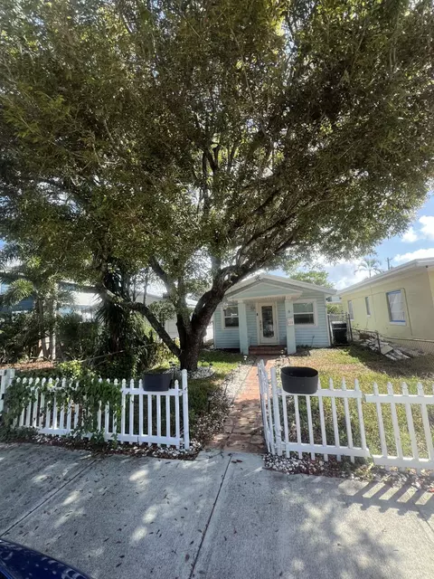 616 N K St, Lake Worth Beach, FL 33460