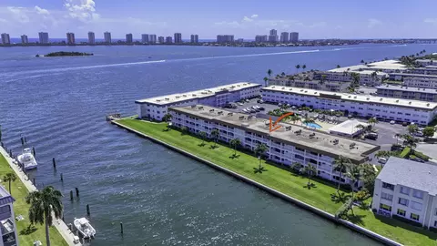 111 Shore Ct #205, North Palm Beach, FL 33408