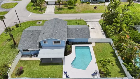 3905 Flag Dr, Palm Beach Gardens, FL 33410