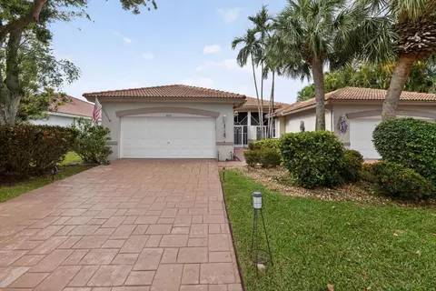 9572 N Crescent View Dr N, Boynton Beach, FL 33437