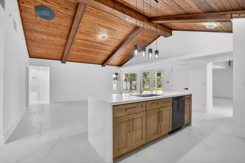 4701 NW 1st Pl, Deerfield Beach, FL 33442