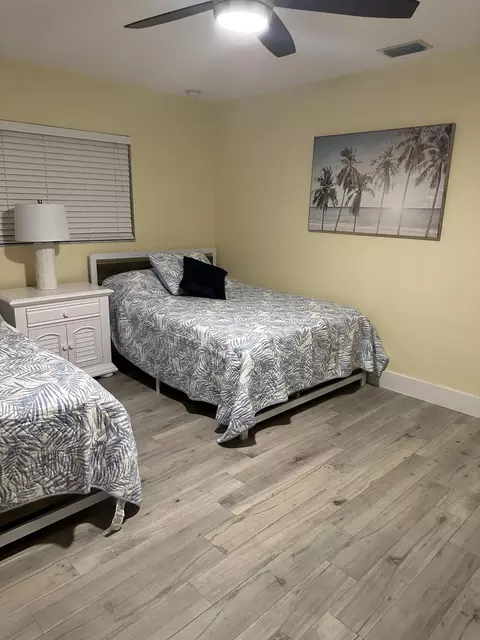 Bedroom - 5111 NE 27th Ter NE, Lighthouse Point, FL 33064 photo 3 of 4