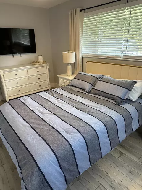 Bedroom - 5111 NE 27th Ter NE, Lighthouse Point, FL 33064 photo 2 of 4