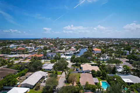 View/Area - 5111 NE 27th Ter NE, Lighthouse Point, FL 33064 photo 1 of 2