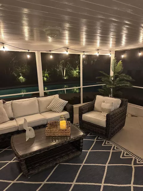 Exterior - 5111 NE 27th Ter NE, Lighthouse Point, FL 33064 photo 5 of 10