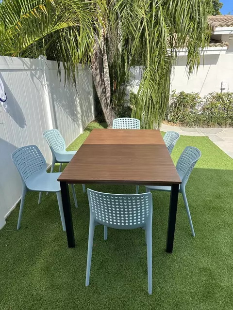 Dining - 5111 NE 27th Ter NE, Lighthouse Point, FL 33064 photo 1 of 2