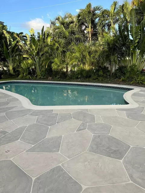 Exterior - 5111 NE 27th Ter NE, Lighthouse Point, FL 33064 photo 3 of 10