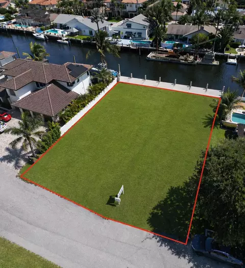 942 Fern Dr, Delray Beach, FL 33483