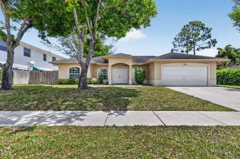 780 Orchid Dr, Royal Palm Beach, FL 33411