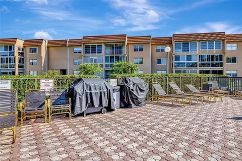 8901 Sunrise Lakes Blvd #307, Sunrise, FL 33322 photo 12